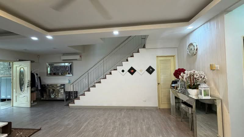 Bandar Saujana Utama untuk Untuk Dijual - RM 690,000, Mac 2026 - Living Room - PropertyGuru.com.my