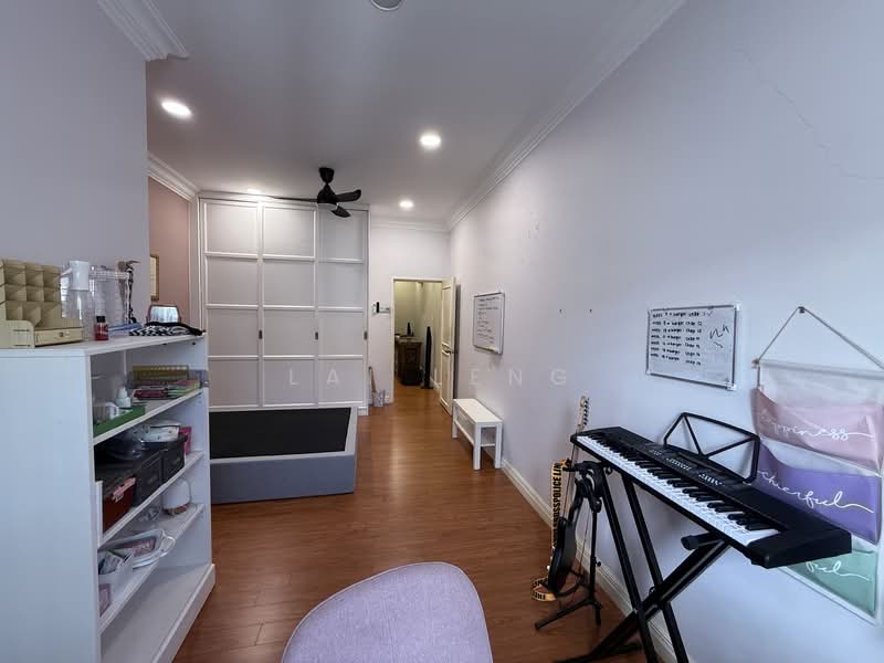 2-storey Terraced House for Sale in Usj 3a (Subang Jaya) - Lai Leng - bedroom 1 - PropertyGuru.com.my