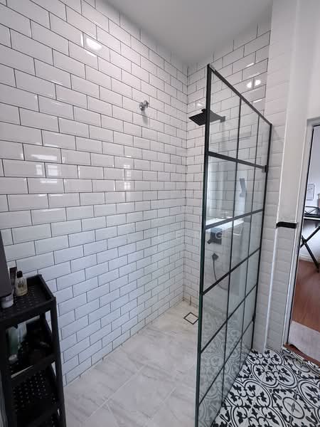 2-storey Terraced House for Sale in Usj 3a (Subang Jaya) - Lai Leng - Master Bathroom - PropertyGuru.com.my