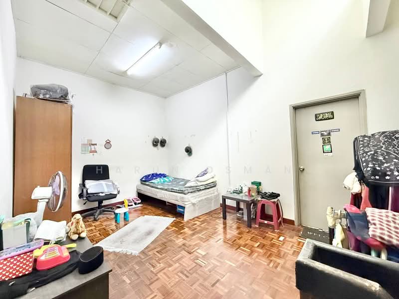 2-storey Terraced House for Sale in Bandar Putra Permai (Seri Kembangan) - Harun Osman - PropertyGuru.com.my
