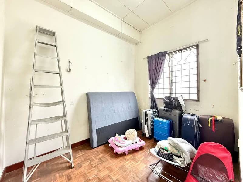 2-storey Terraced House for Sale in Bandar Putra Permai (Seri Kembangan) - Harun Osman - PropertyGuru.com.my