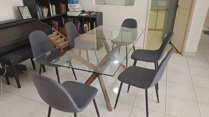 Condominium for Rent at Gold Coast Resort Condominium - Xinnee . - Dining Room - PropertyGuru.com.my