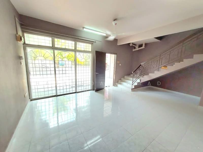 2-storey Terraced House for Sale in Bandar Baru Nilai (Nilai) - Haslinda Ahmad Razali - Living Room - PropertyGuru.com.my