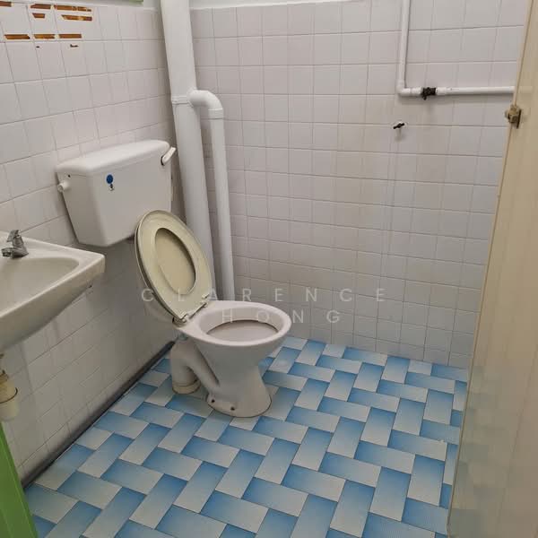 2-storey Terraced House for Rent in Jalan Klang Lama (Old Klang Road) (Kuala Lumpur) - Clarence Chong - Bathroom - PropertyGuru.com.my