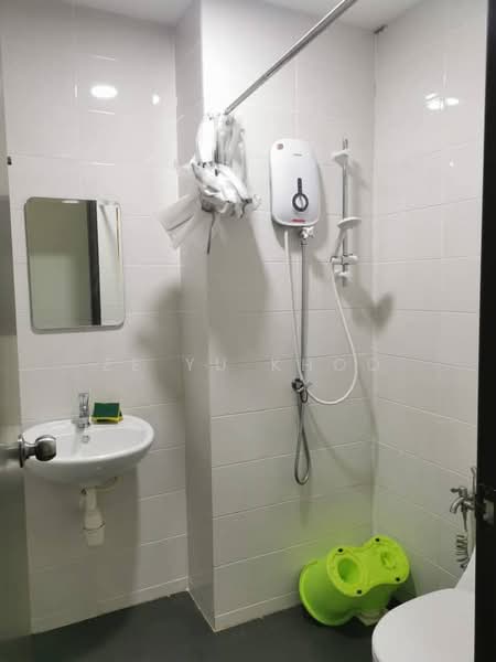 Service Residence @ Landmark Residence 1 untuk Untuk Disewa - RM 800 /bulan, Mac 2026 - Bathroom - PropertyGuru.com.my