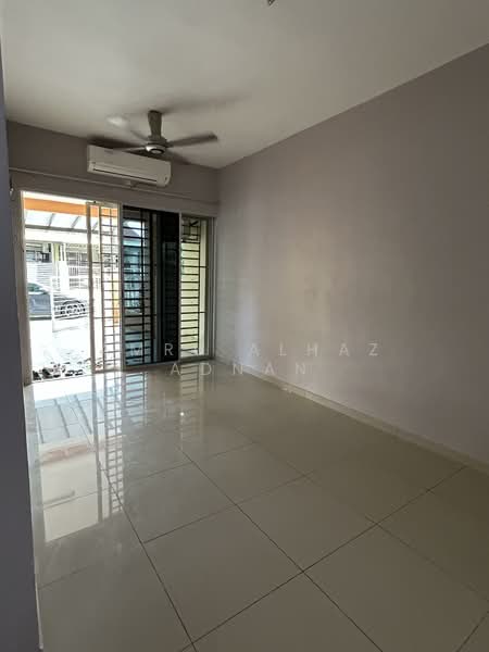 Taman Nusari Aman 1 untuk Untuk Dijual - RM 310,000, Feb 2026 - Living Room - PropertyGuru.com.my