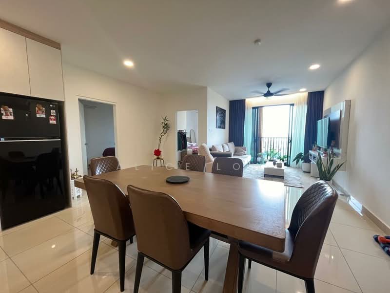 Service Residence for Sale at AraTre' Residences - Alice Low - Dining Room - PropertyGuru.com.my