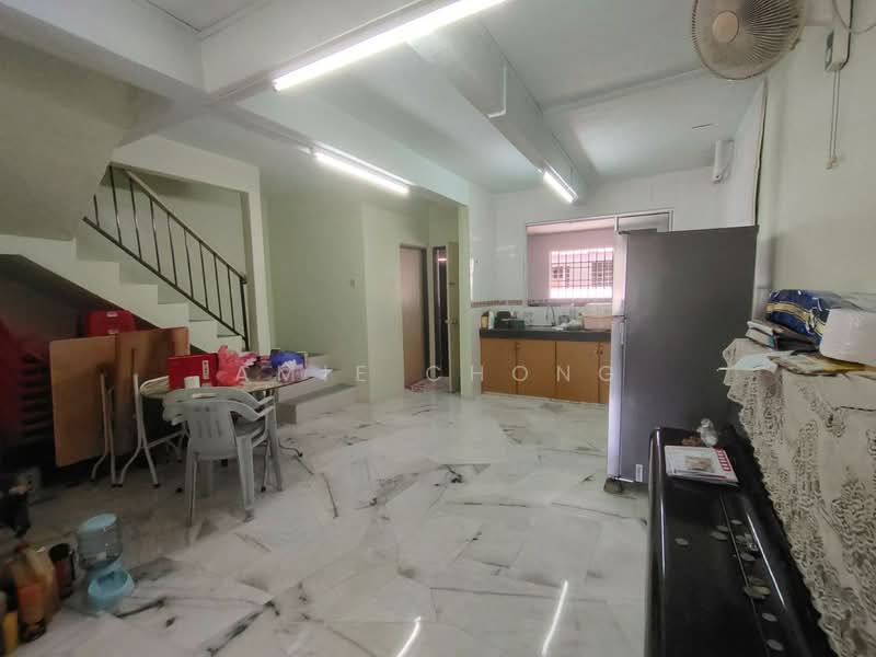 Gunung Rapat Double Storey Terrace House Fully Extended For Sale untuk Untuk Dijual - RM 220,000, Mac 2026 - Living Room - PropertyGuru.com.my