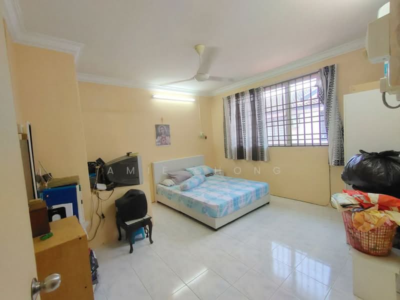 Gunung Rapat Double Storey Terrace House Fully Extended For Sale untuk Untuk Dijual - RM 220,000, Mac 2026 - Bedroom - PropertyGuru.com.my