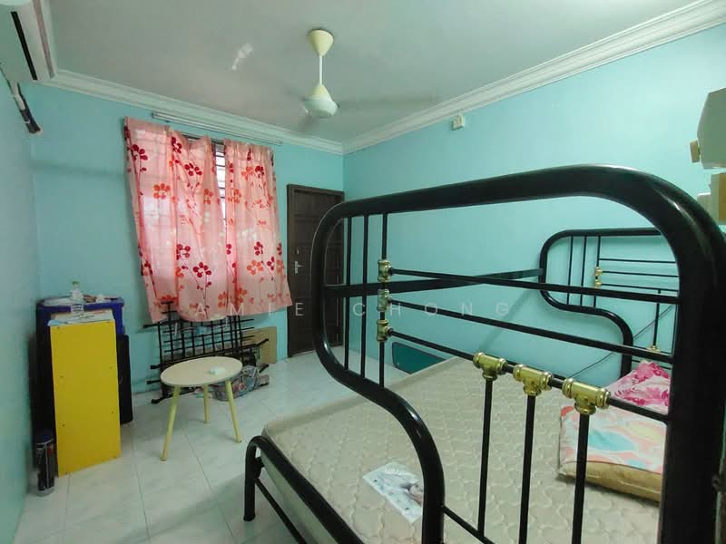 Gunung Rapat Double Storey Terrace House Fully Extended For Sale untuk Untuk Dijual - RM 220,000, Mac 2026 - Bedroom - PropertyGuru.com.my