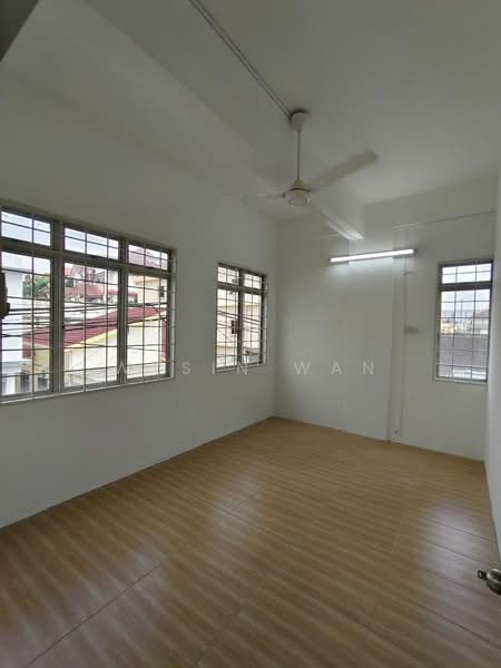 Kampung Cempaka untuk Untuk Disewa - RM 1,300 /bulan, Feb 2026 - Interior - PropertyGuru.com.my