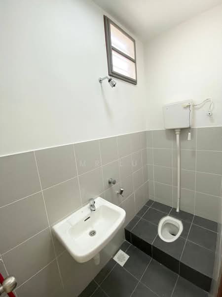 Taman Setia Indah untuk Untuk Disewa - RM 1,600 /bulan, Feb 2026 - Bathroom - PropertyGuru.com.my