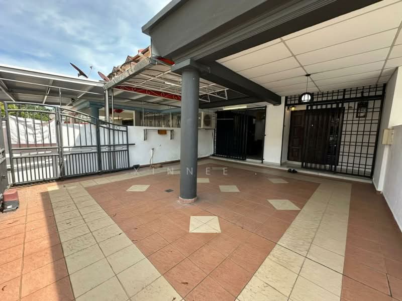 3-storey Terraced House for Sale in Teluk Kumbar (Bayan Lepas) - Xinnee . - Exterior - PropertyGuru.com.my