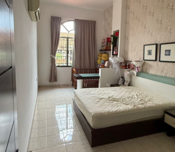 2-storey Terraced House for Sale in Taman Cheng Setia (Cheng) - CHIN FN - Bedroom - PropertyGuru.com.my