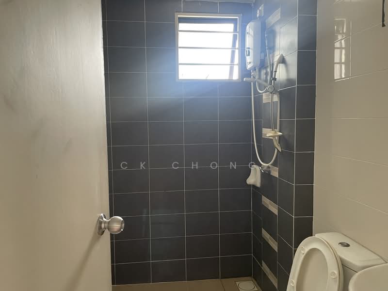 Condominium for Sale at Laman Tasik - CK Chong - Bathroom - PropertyGuru.com.my