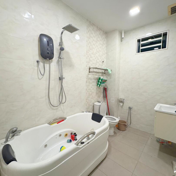 Taman Teratai Indah untuk Untuk Dijual - RM 988,000, Feb 2026 - Bathroom - PropertyGuru.com.my