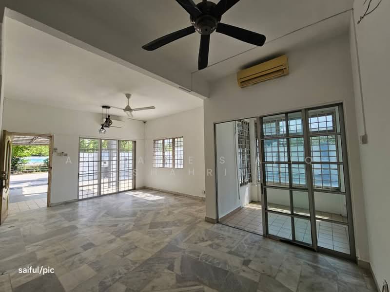 Bukit Raja untuk Untuk Dijual - RM 670,000, Feb 2026 - Living Room - PropertyGuru.com.my