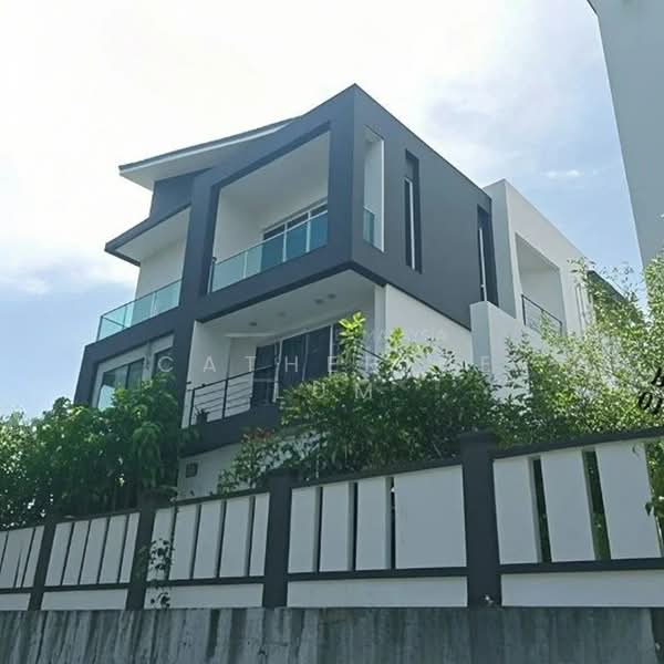 Semi-Detached House for Sale in Gelugor (Penang) - Catherine Lum - Exterior - PropertyGuru.com.my