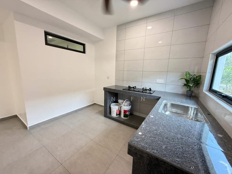 Taman Hilir untuk Untuk Dijual - RM 598,000, Mac 2026 - Kitchen - PropertyGuru.com.my
