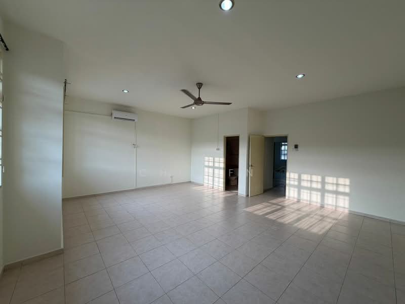 Taman Semabok Perdana untuk Untuk Dijual - RM 498,000, Mac 2026 - Living Room - PropertyGuru.com.my