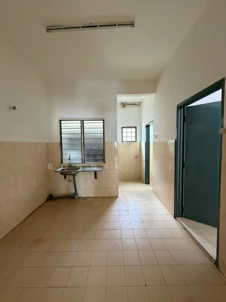 Terraced House for Rent in Taman Garing Utama (Rawang) - Bonnie Yee - Kitchen - PropertyGuru.com.my