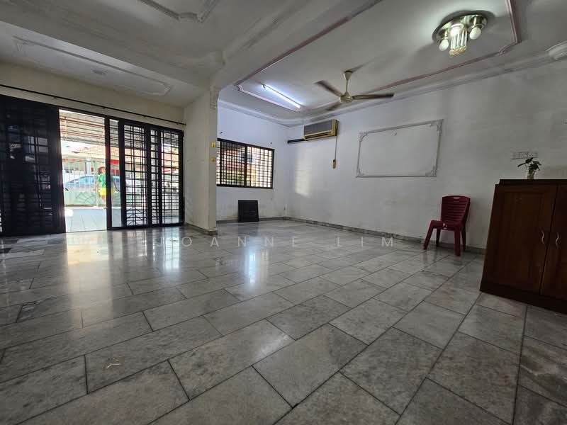 2-storey Terraced House for Sale in Cheng (Melaka) - Joanne Lim - Living Room - PropertyGuru.com.my