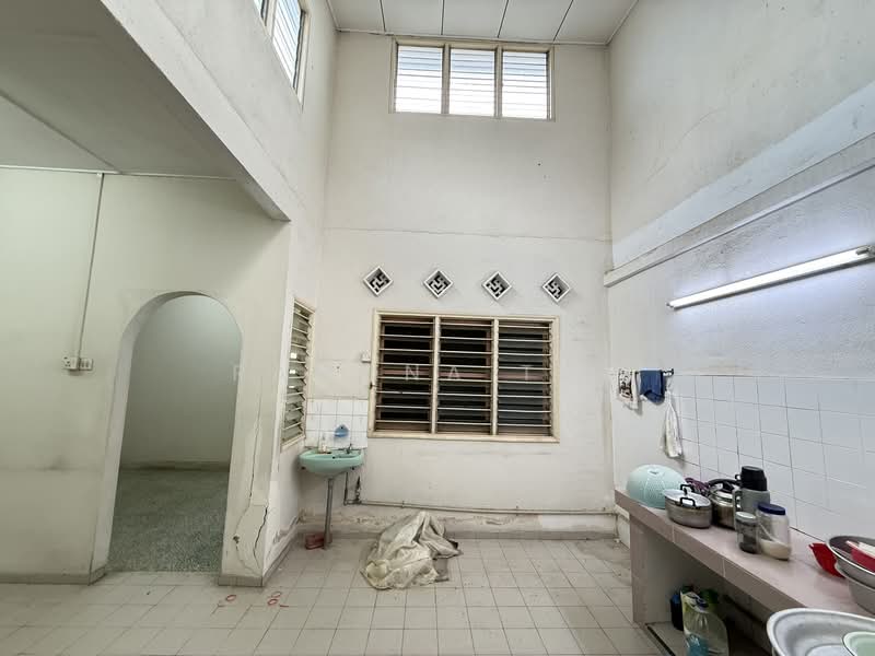 Taman Hilir untuk Untuk Dijual - RM 350,000, Feb 2026 - Kitchen - PropertyGuru.com.my