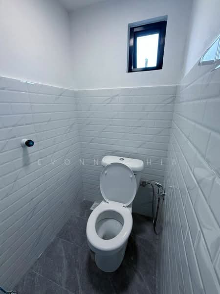 1-storey Terraced House for Sale in Taman Bersatu (Kulai) - Evonne Chia - Bathroom - PropertyGuru.com.my