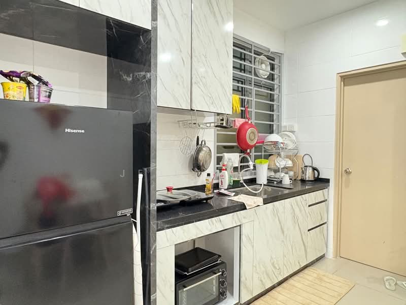 Service Residence for Sale at ARC @ Austin Hills - Jeddy Poh - Kitchen - PropertyGuru.com.my