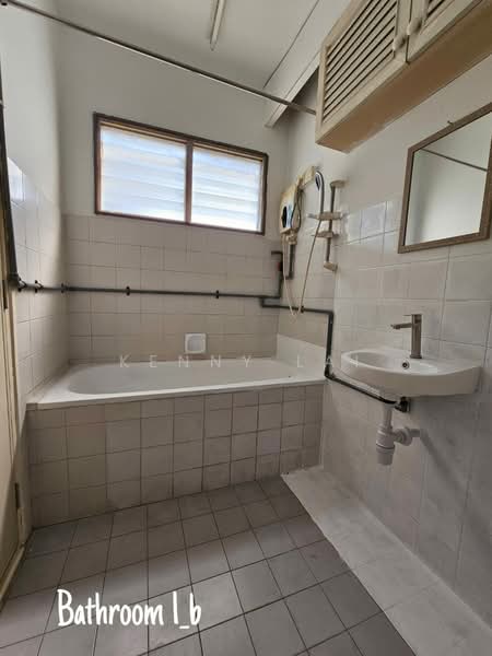 Apartment for Sale at Puteri Court - Kenny Lai - Bathroom - PropertyGuru.com.my