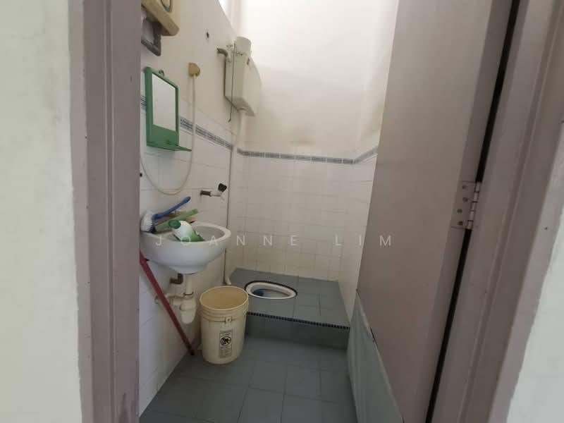 1-storey Terraced House for Sale in Tanjong Minyak (Melaka) - Joanne Lim - Bathroom - PropertyGuru.com.my
