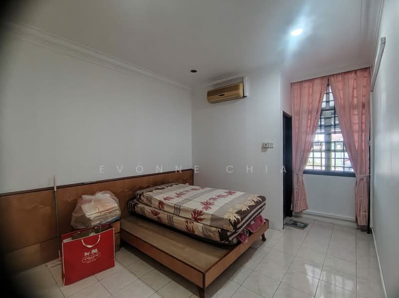 1-storey Terraced House for Rent in Taman Putri Kulai (Kulai) - Evonne Chia - Bedroom - PropertyGuru.com.my