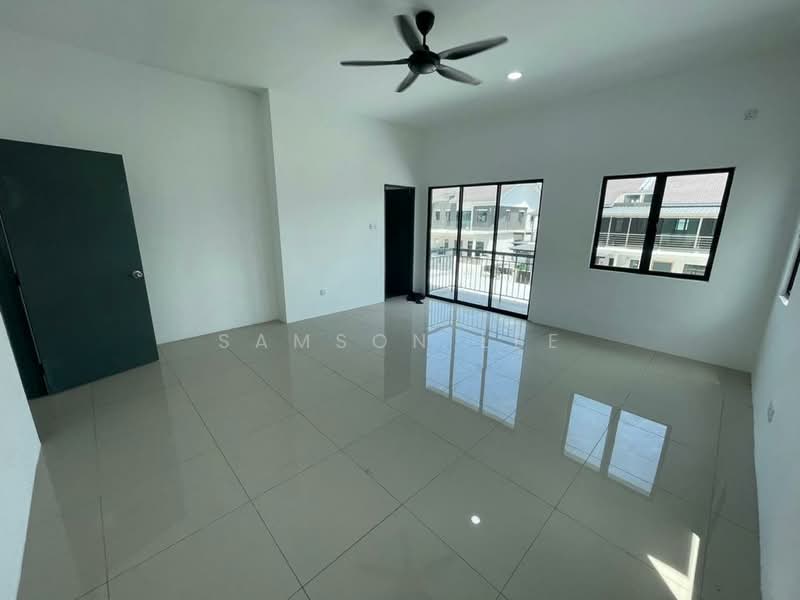 Semi-Detached House for Sale in Taman Scientex Rawang (Rawang) - Samson Lee - Living Room - PropertyGuru.com.my