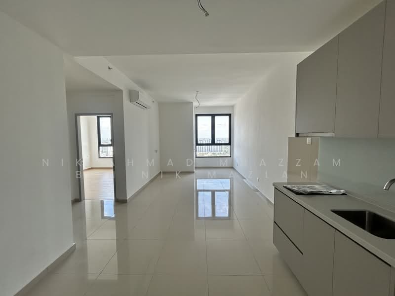 Servis Apartment untuk Disewa di BeCentral @ i-City - Nik Ahmad Muazzam Bin Nik Mazlan - Living Room - PropertyGuru.com.my