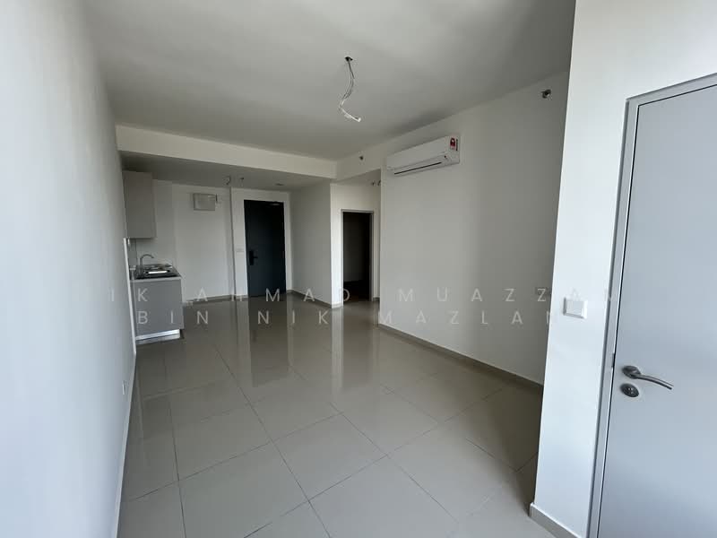 Servis Apartment untuk Disewa di BeCentral @ i-City - Nik Ahmad Muazzam Bin Nik Mazlan - Living Room - PropertyGuru.com.my
