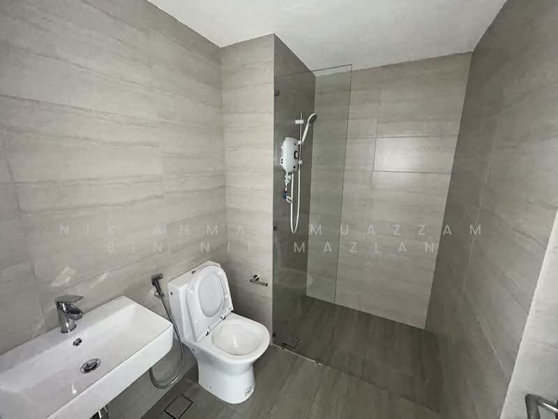 Servis Apartment untuk Disewa di BeCentral @ i-City - Nik Ahmad Muazzam Bin Nik Mazlan - Bathroom - PropertyGuru.com.my