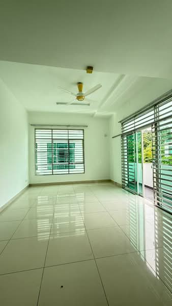 Semi-Detached House for Sale in Relau (Sungai Ara) - Aswad . - Living Room - PropertyGuru.com.my