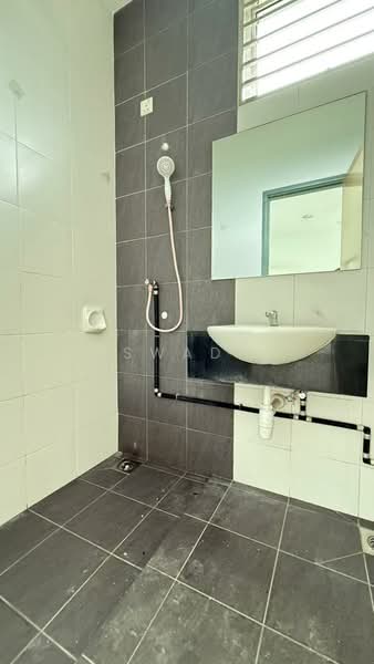 Semi-Detached House for Sale in Relau (Sungai Ara) - Aswad . - Bathroom - PropertyGuru.com.my