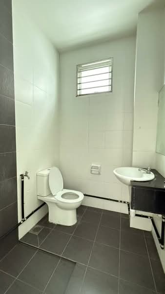 Semi-Detached House for Sale in Relau (Sungai Ara) - Aswad . - Bathroom - PropertyGuru.com.my