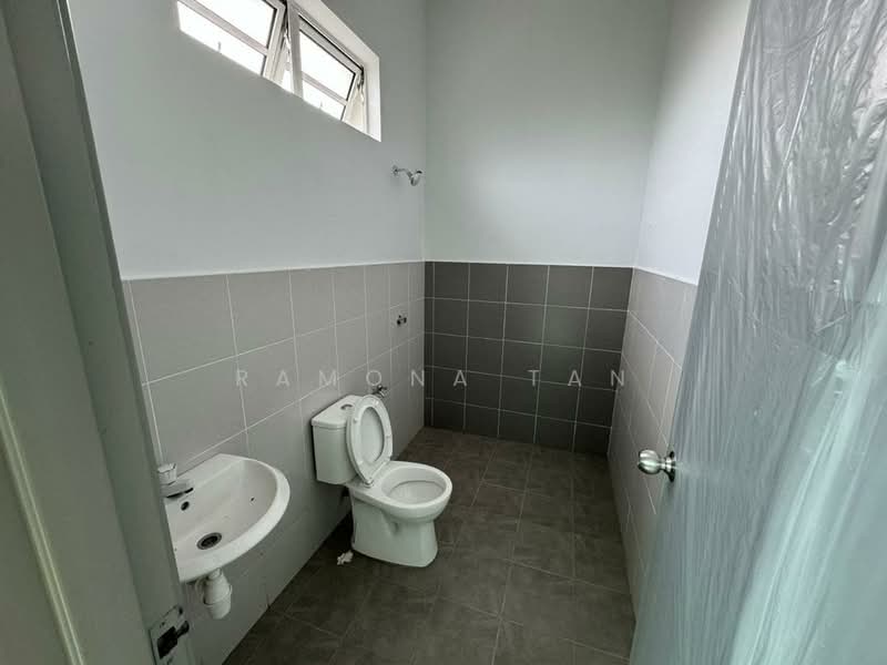 Semi-Detached House for Sale in Pulau Gadong (Klebang) - Ramona Tan - Bathroom - PropertyGuru.com.my