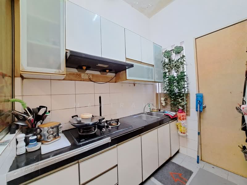 2-storey Terraced House for Sale in Sierra Ukay (Ampang) - Mahirah . - Kitchen - PropertyGuru.com.my