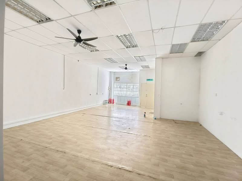 Shop / Office for Rent in Taman Molek (Johor Bahru) - Shela Lim - Interior - PropertyGuru.com.my
