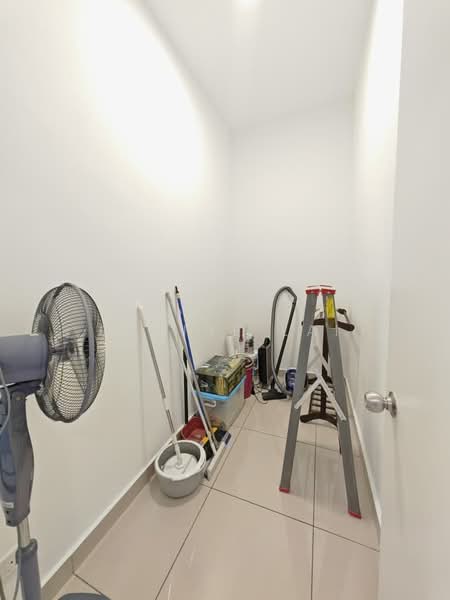 Service Residence for Sale at D'Summit Residences - Claire Lai - Interior - PropertyGuru.com.my