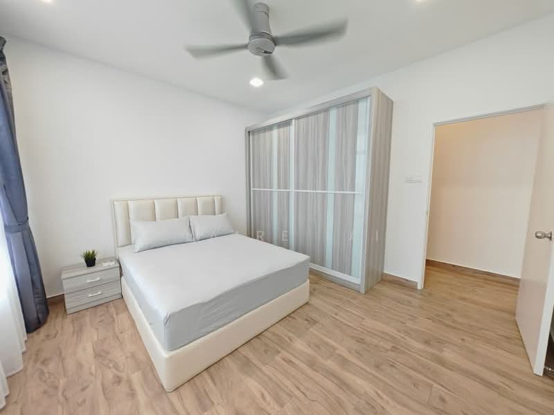 Service Residence for Sale at D'Summit Residences - Claire Lai - Bedroom - PropertyGuru.com.my