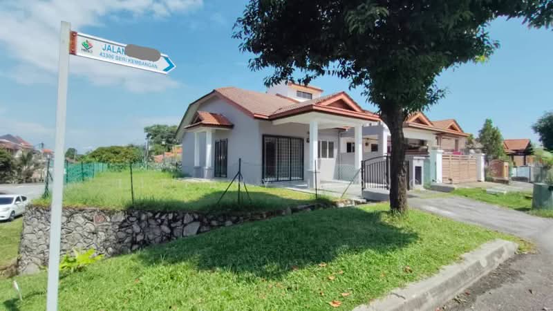 2-storey Terraced House for Rent in Bandar Putra Permai (Seri Kembangan) - Tiffany Leong - Exterior - PropertyGuru.com.my