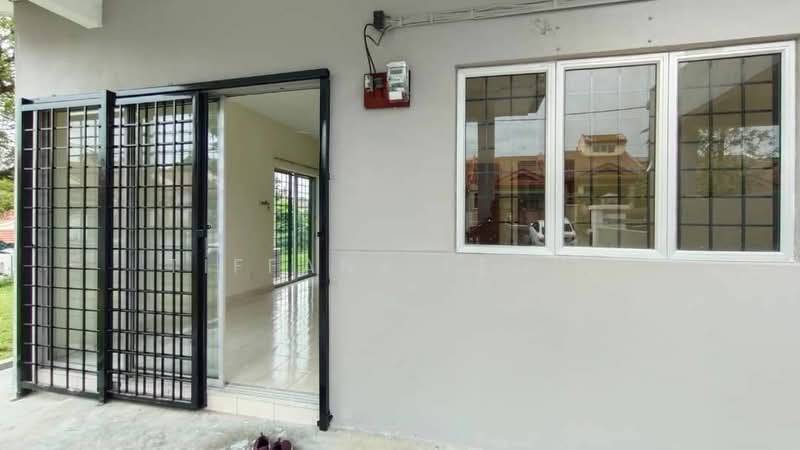 2-storey Terraced House for Rent in Bandar Putra Permai (Seri Kembangan) - Tiffany Leong - Exterior - PropertyGuru.com.my
