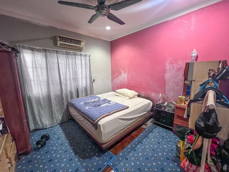 Bungalow for Sale in Ampang (Selangor) - Mohd Aizat Saiful Bahri - Bedroom - PropertyGuru.com.my