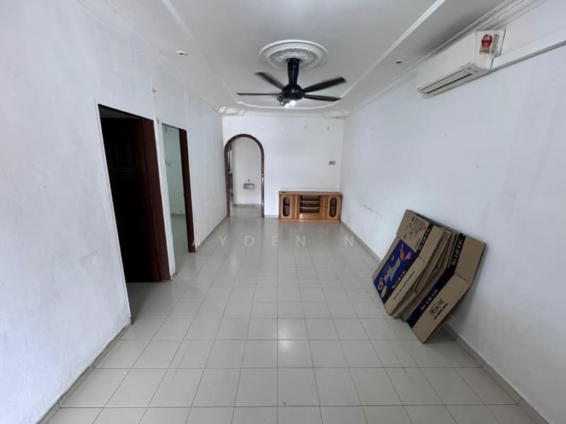 1-storey Terraced House for Sale in Taman Johor (Tampoi) - Jayden Ng - Living Room - PropertyGuru.com.my