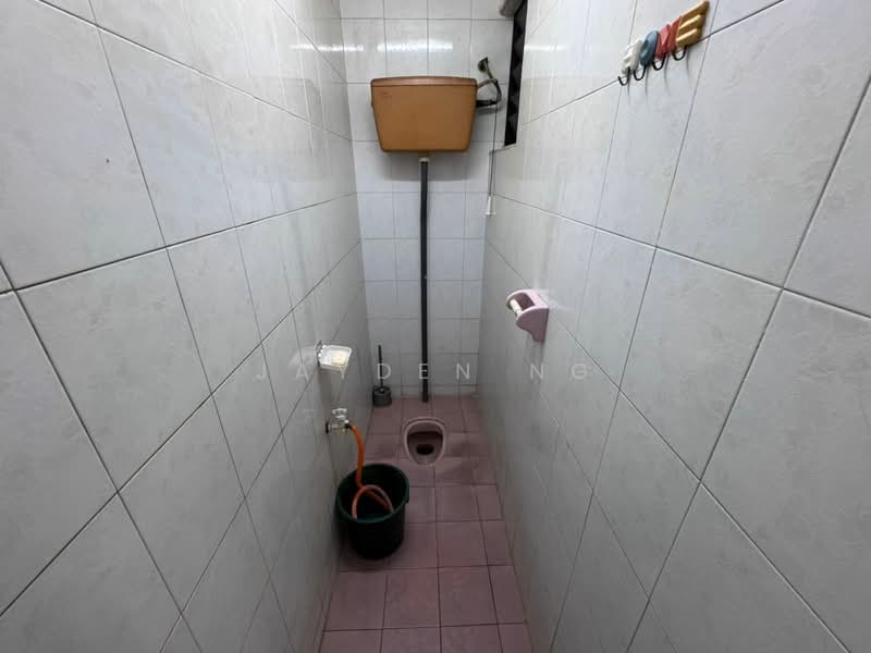 1-storey Terraced House for Sale in Taman Johor (Tampoi) - Jayden Ng - Bathroom - PropertyGuru.com.my