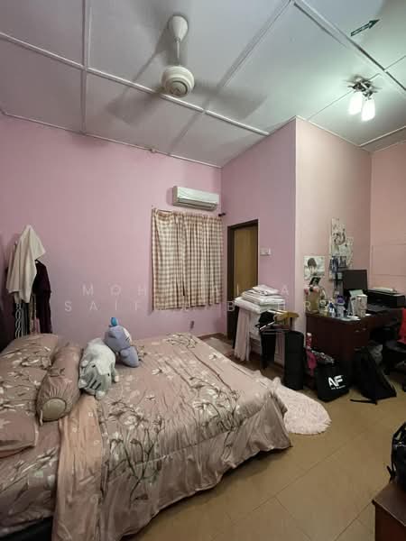 Bungalow for Sale in Kampung Tunku (Petaling Jaya) - Mohd Aizat Saiful Bahri - Bedroom - PropertyGuru.com.my